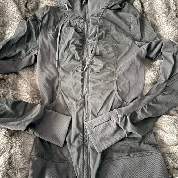Lululemon Beyond the Studio Jacket- graphite grey - Picture 12 of 12